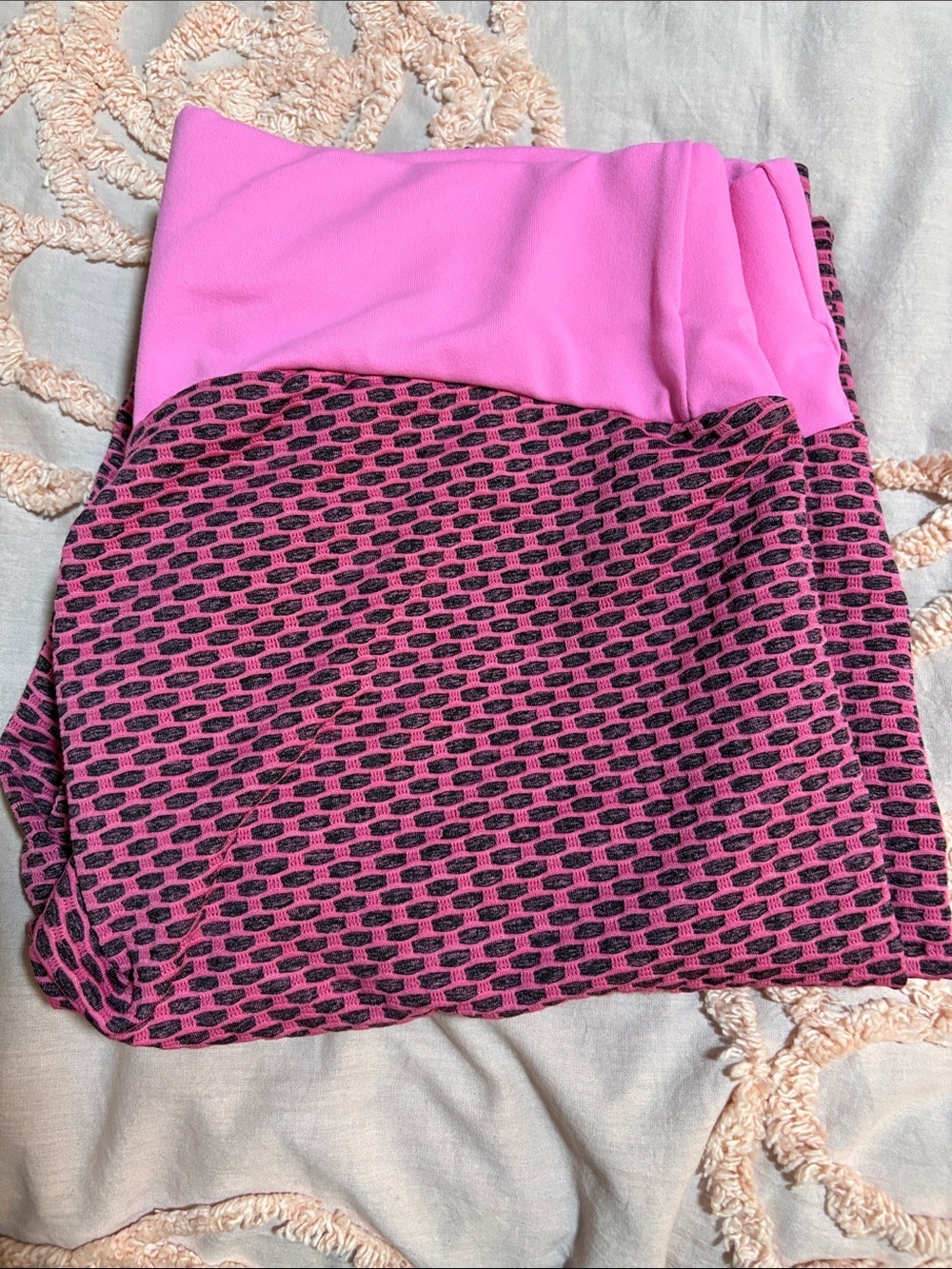Pink Textured Athletic leggings-scrunch butt XL